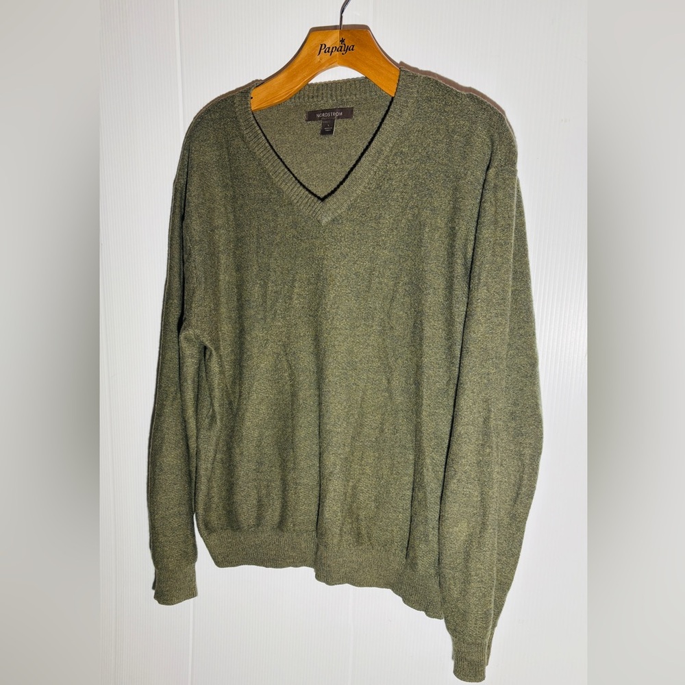 Big & Tall V-Neck Merino Wool Sweater